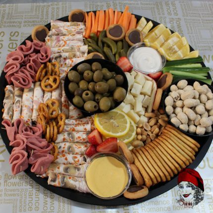 سینی تنقلات و ژامبون مرغ